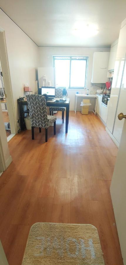 Private In Cozy Share House In Homestay