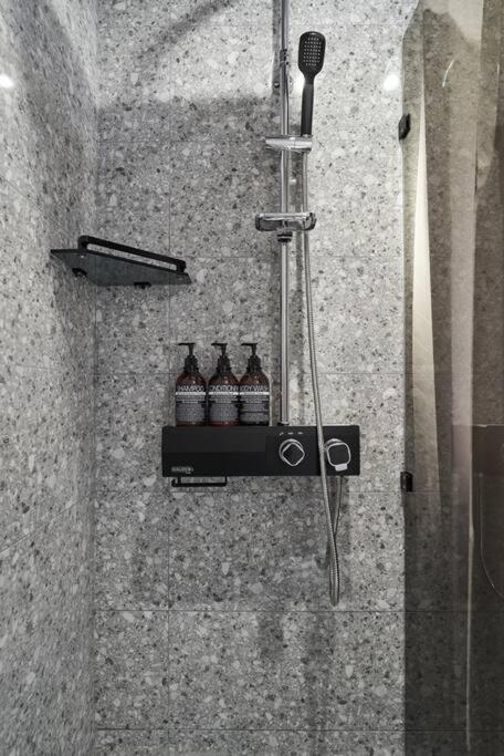 1mins Hongik Station - Muse02 Apartment