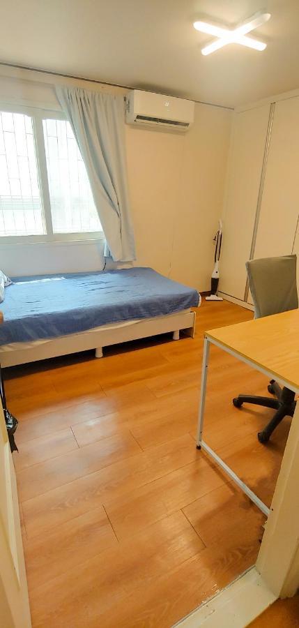 Private In Cozy Share House In * Seoul
