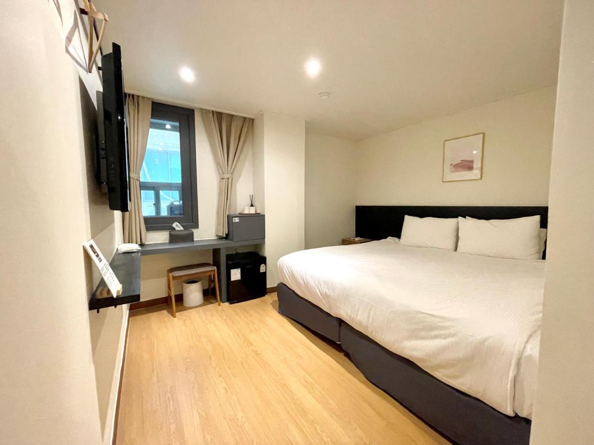 Hotel First Myeongdong