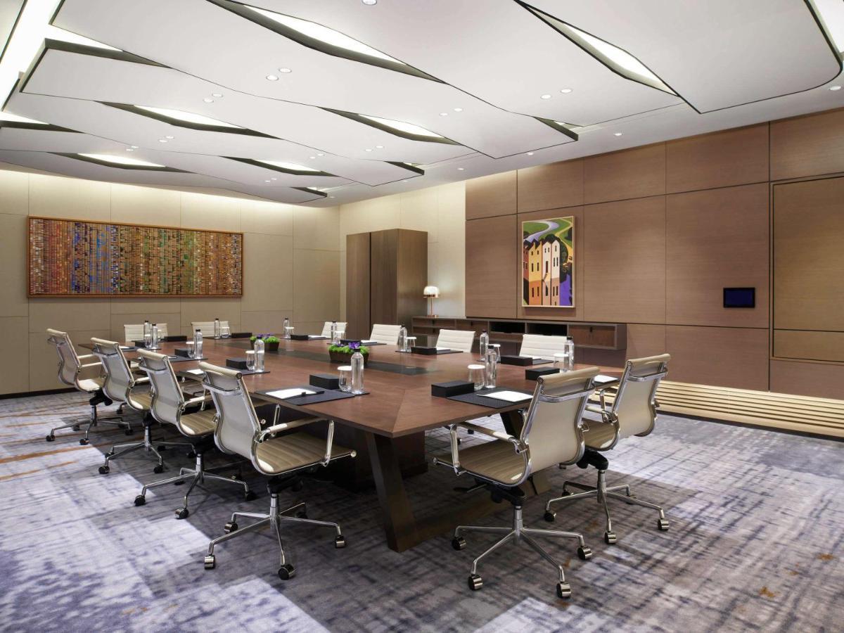 Fairmont Ambassador 5*