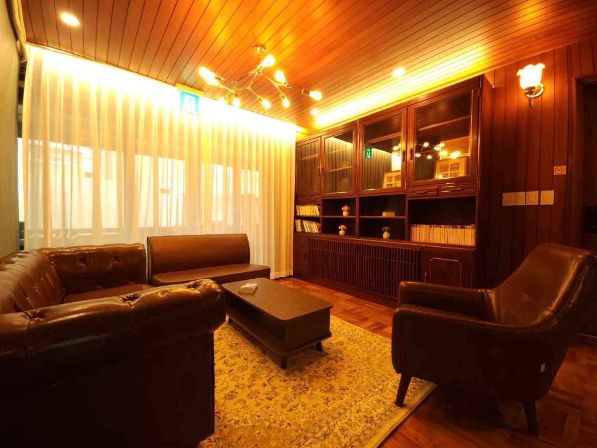 Hostel Oyo Myeongdong 5 *
