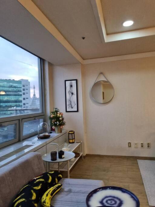 Near Subway Line Number 2 Apartment *