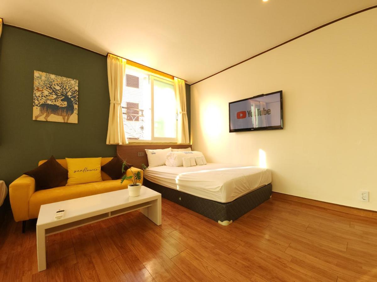 Oyo Myeongdong 5 Hostel