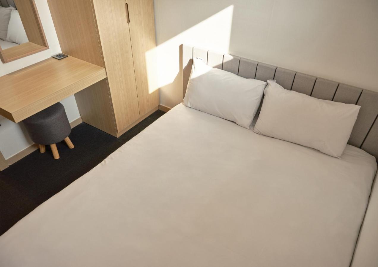 Uh The Hotel 2*