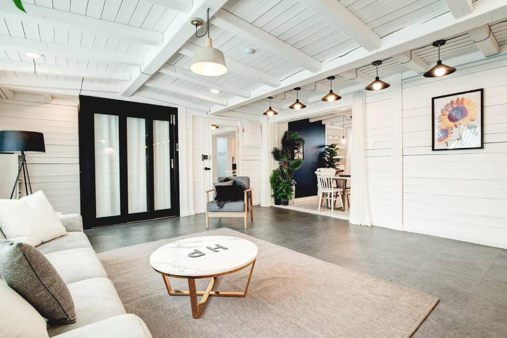Hongdae 4bed House
