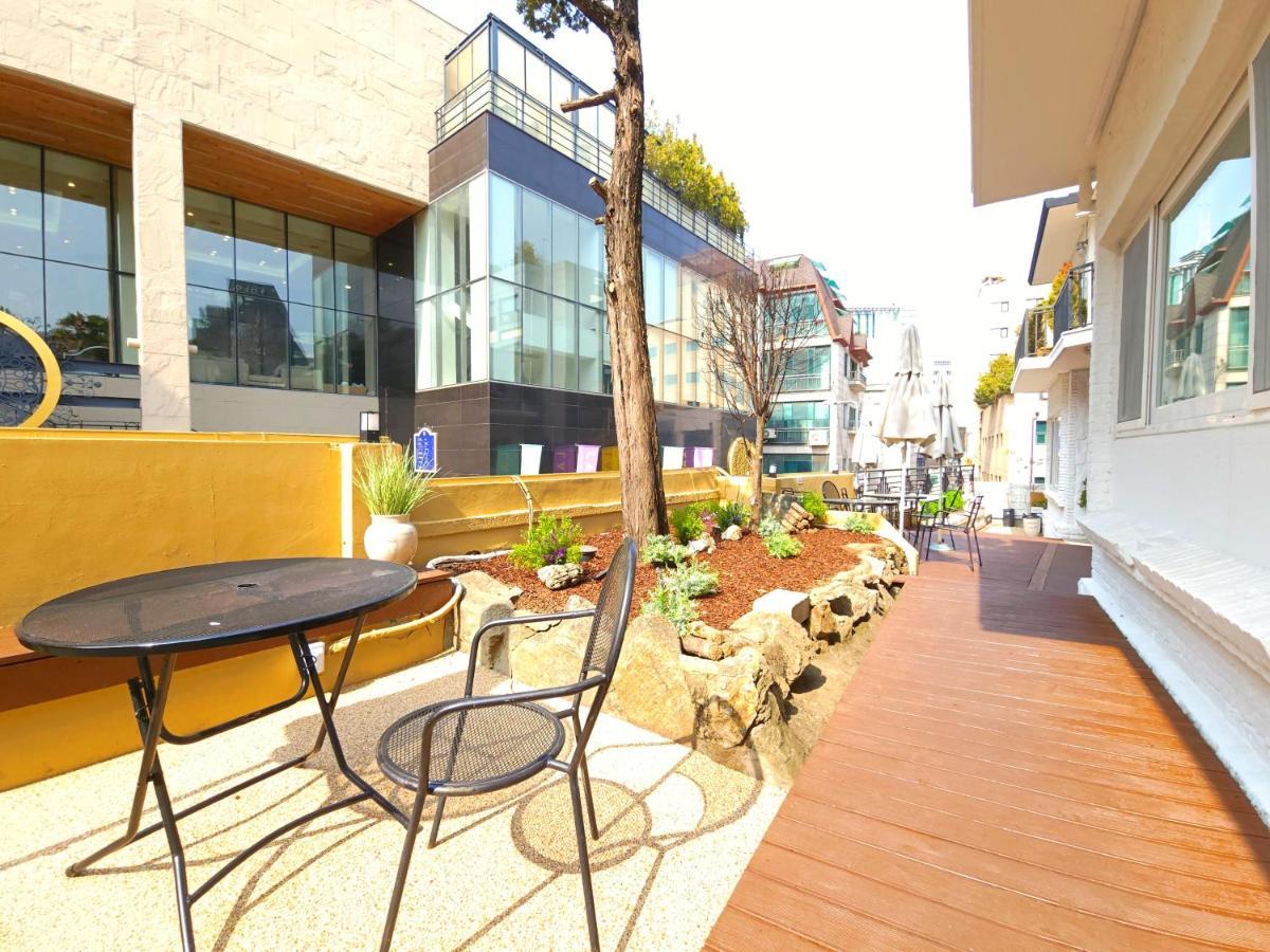 Oyo Myeongdong 5 Hostel *