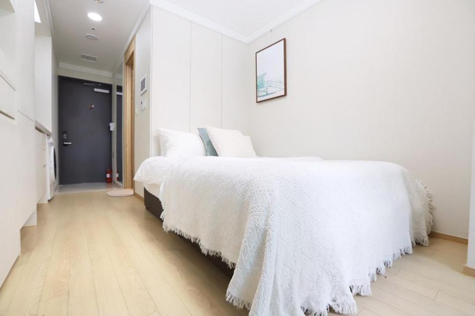 Apartment The Share Myeongdong *
