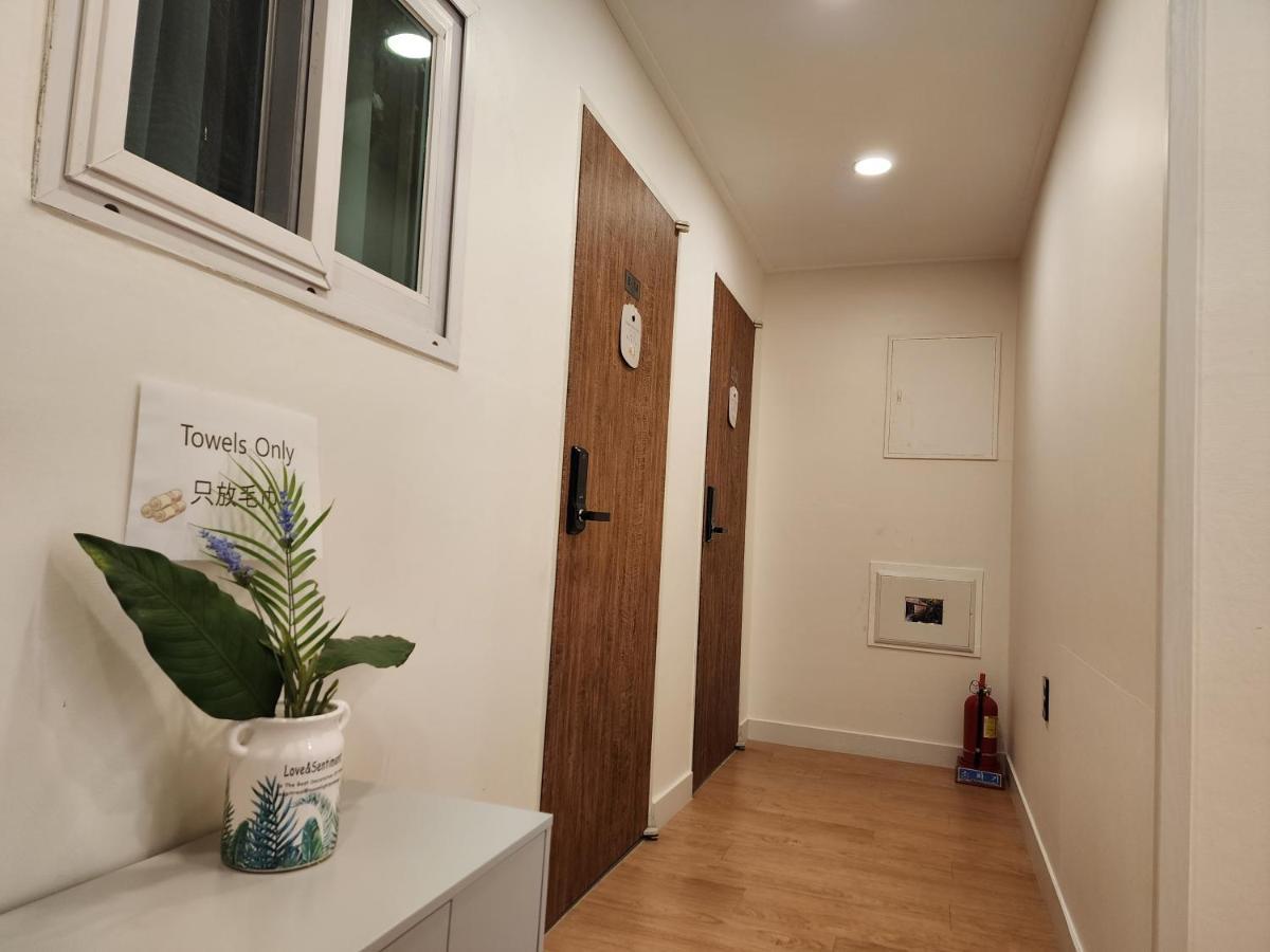 Oyo Myeongdong 5 Hostel *