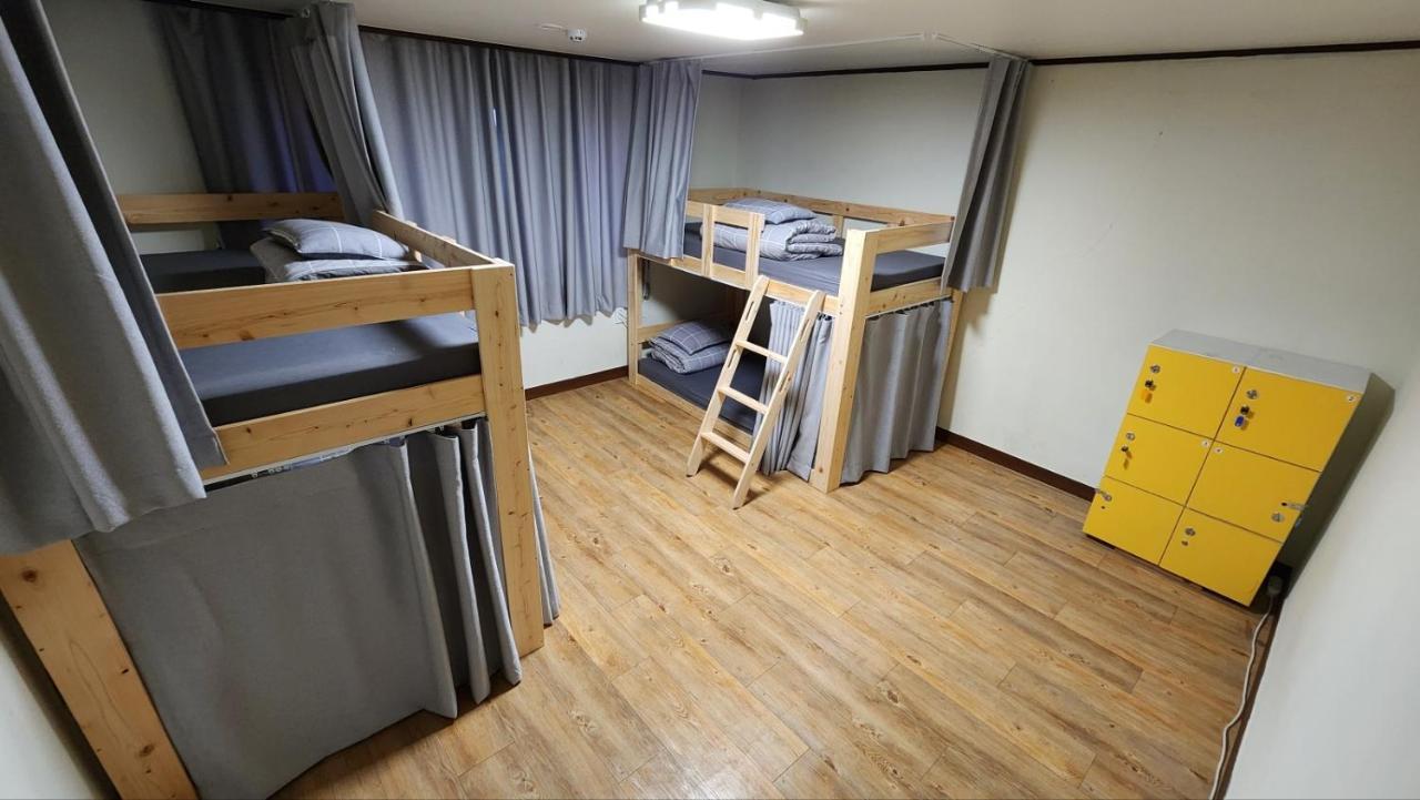 Hostel Able Hongdae *