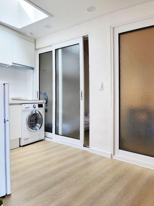 Sam House 2 Seochon Apartment *