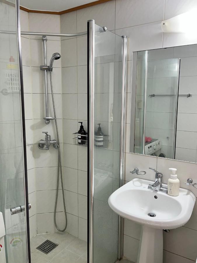 Apartment 1 Minute House From Hongdae Seoul