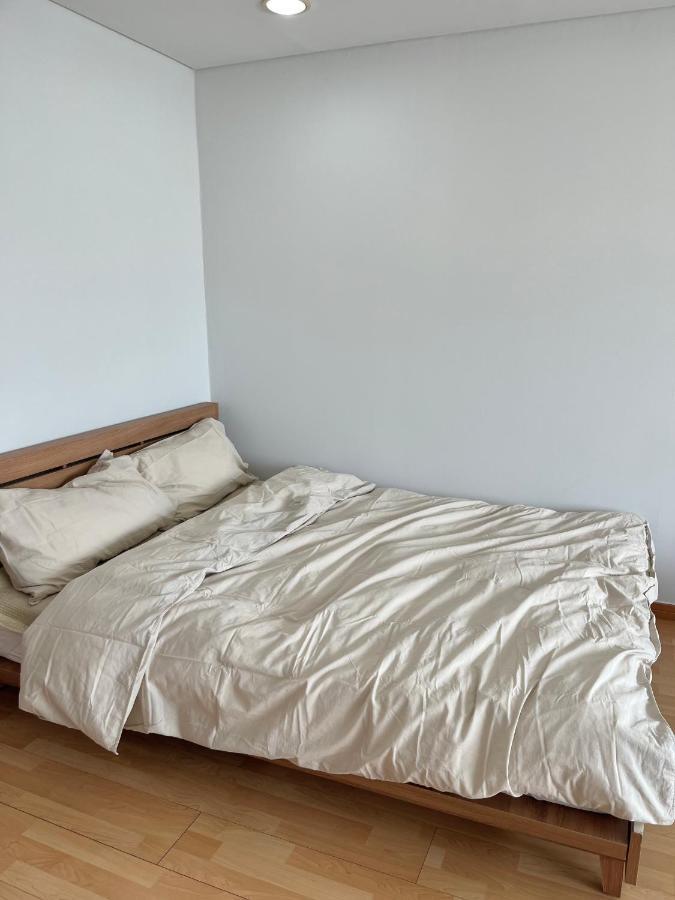 1 Minute House From Hongdae Apartment