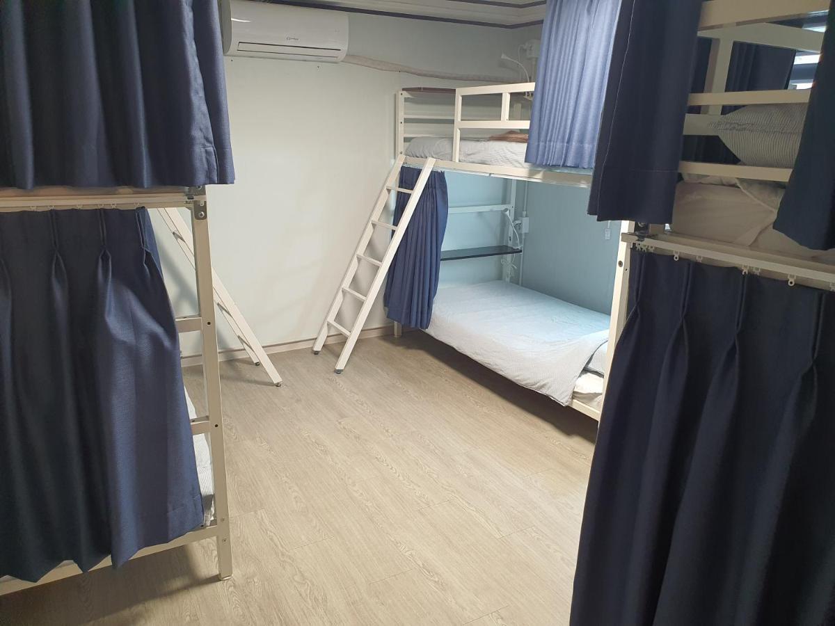 Guest house Bunk Backpackers 2*