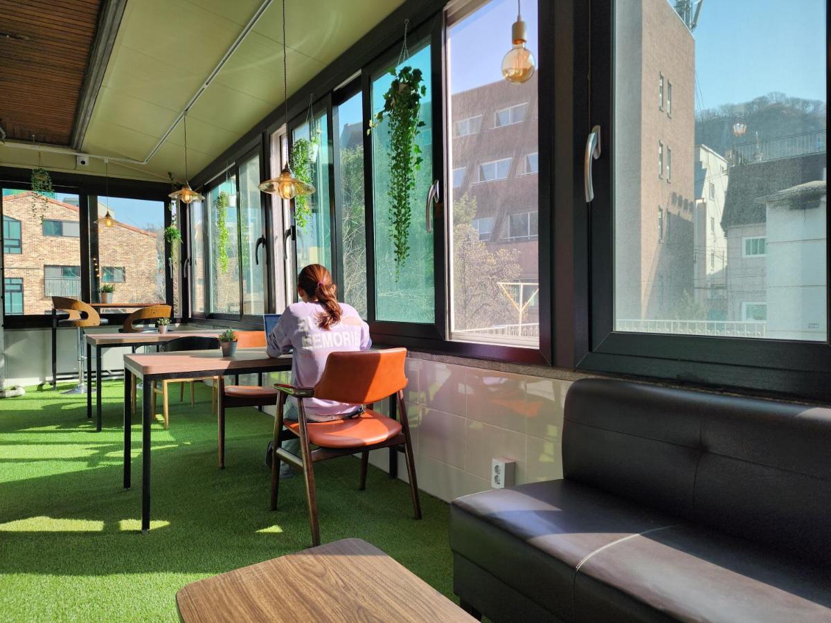 Hostel Oyo Myeongdong 5 *