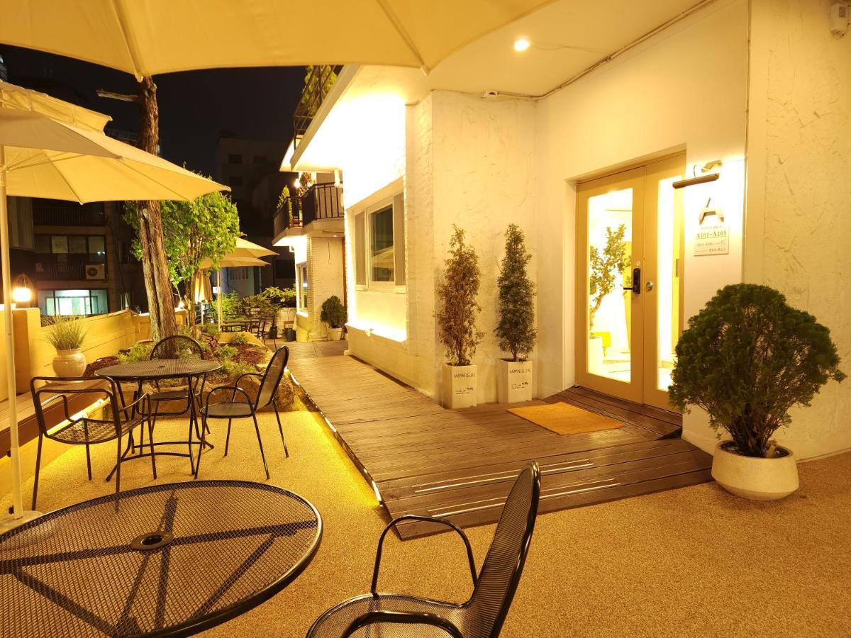 Oyo Myeongdong 5 Hostel *