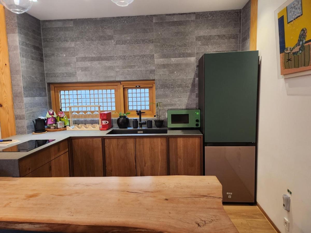 Iriru Luxury Hanok - Eunpyung Hanok Village Seul