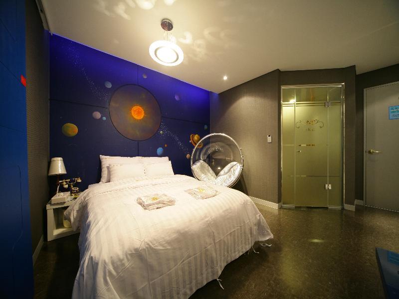 La Nuit Hotel 3*