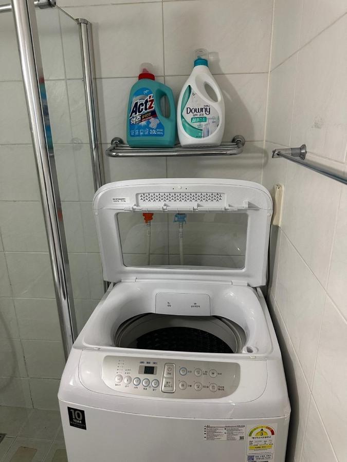 Apartment Hongdae 1min From Hongik Uni Station Exit #1