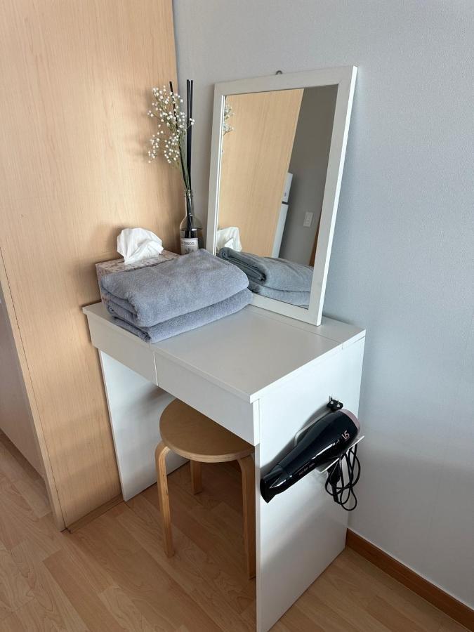 Hongdae 1min From Hongik Uni Station Exit #1 Apartment