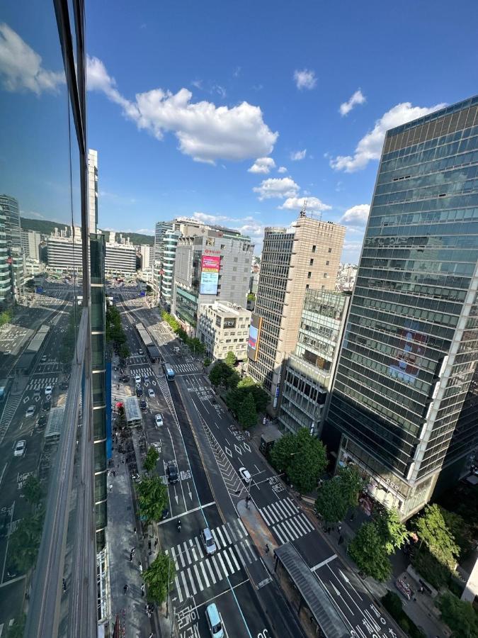 Apartment Hongdae 1min From Hongik Uni Station Exit #1 Seoul