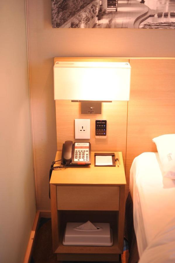 Travelodge Myeongdong Euljiro Hotel 4*