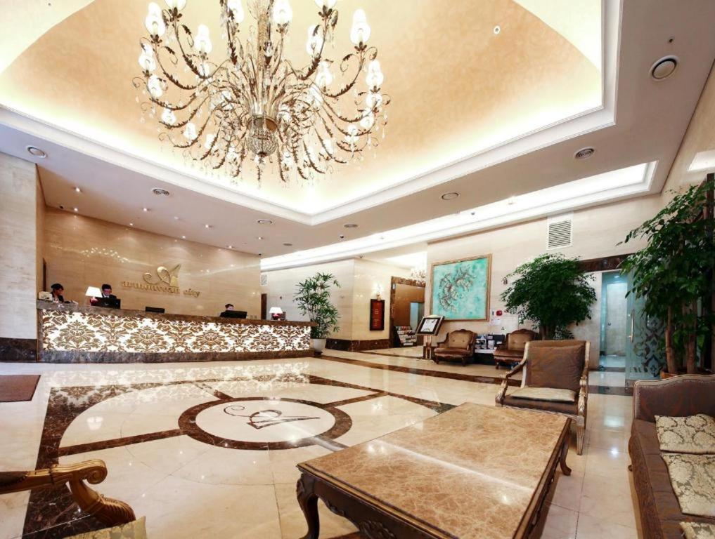 Hotel Yeoksam Artnouveau And *