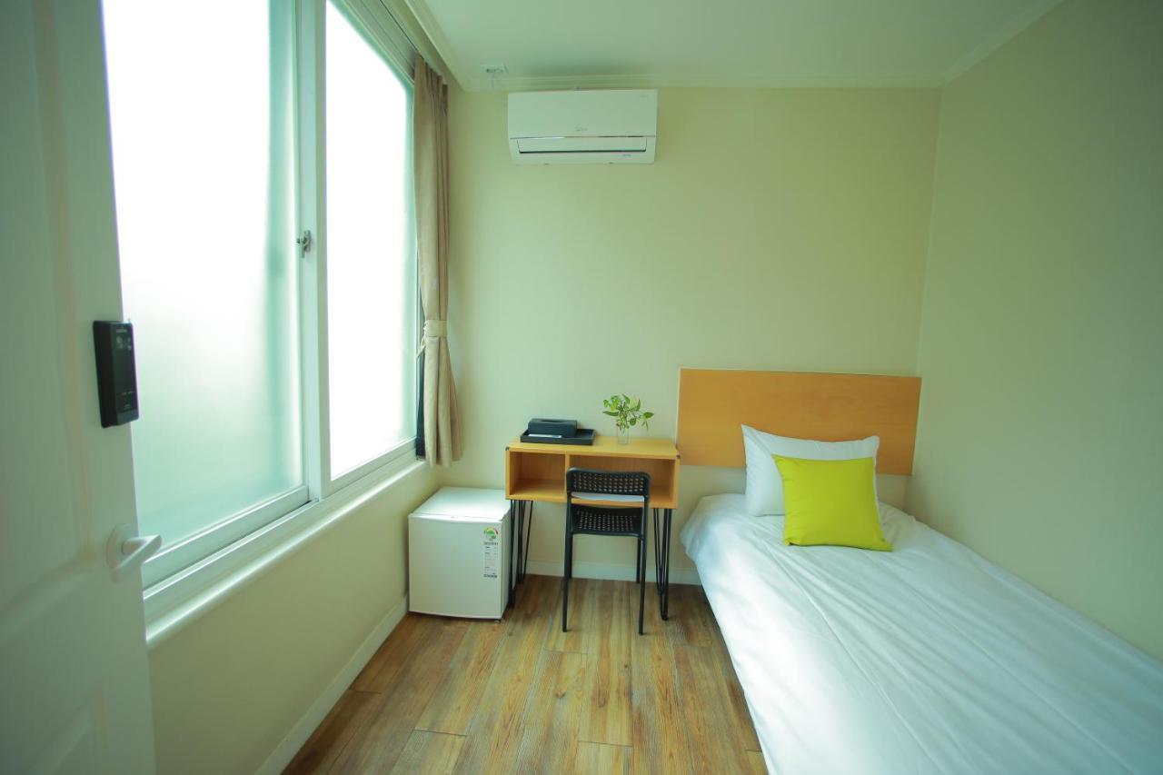Slow Vibe Myeongdong Guest house