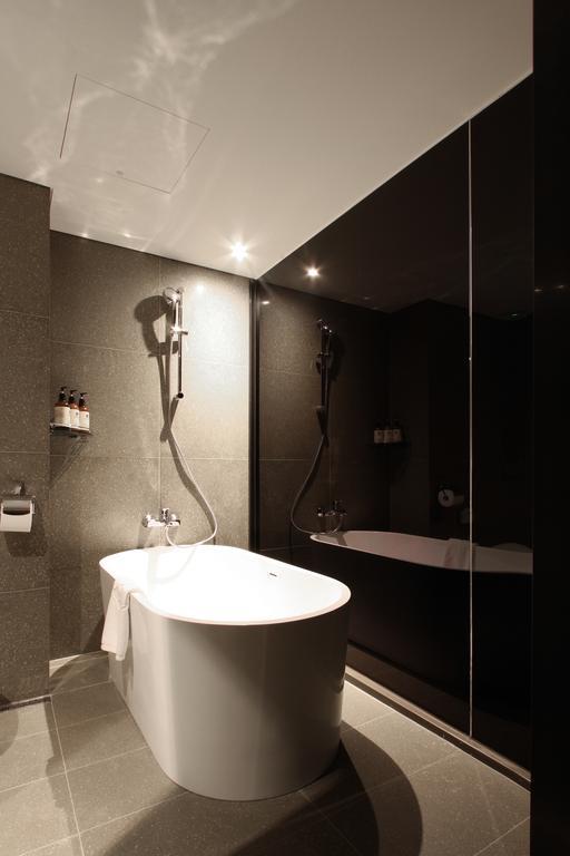 Richwell Hotel