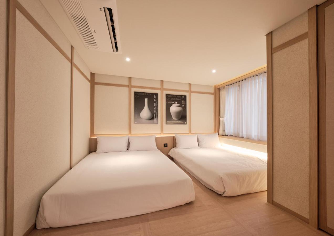 Hotel Uh *