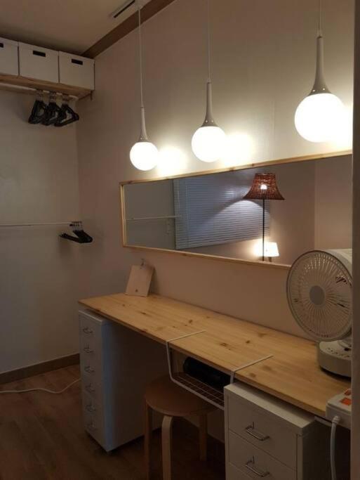 3 rooms for rent near mapo-gu office station, mapo-gu, seoul Pousada *