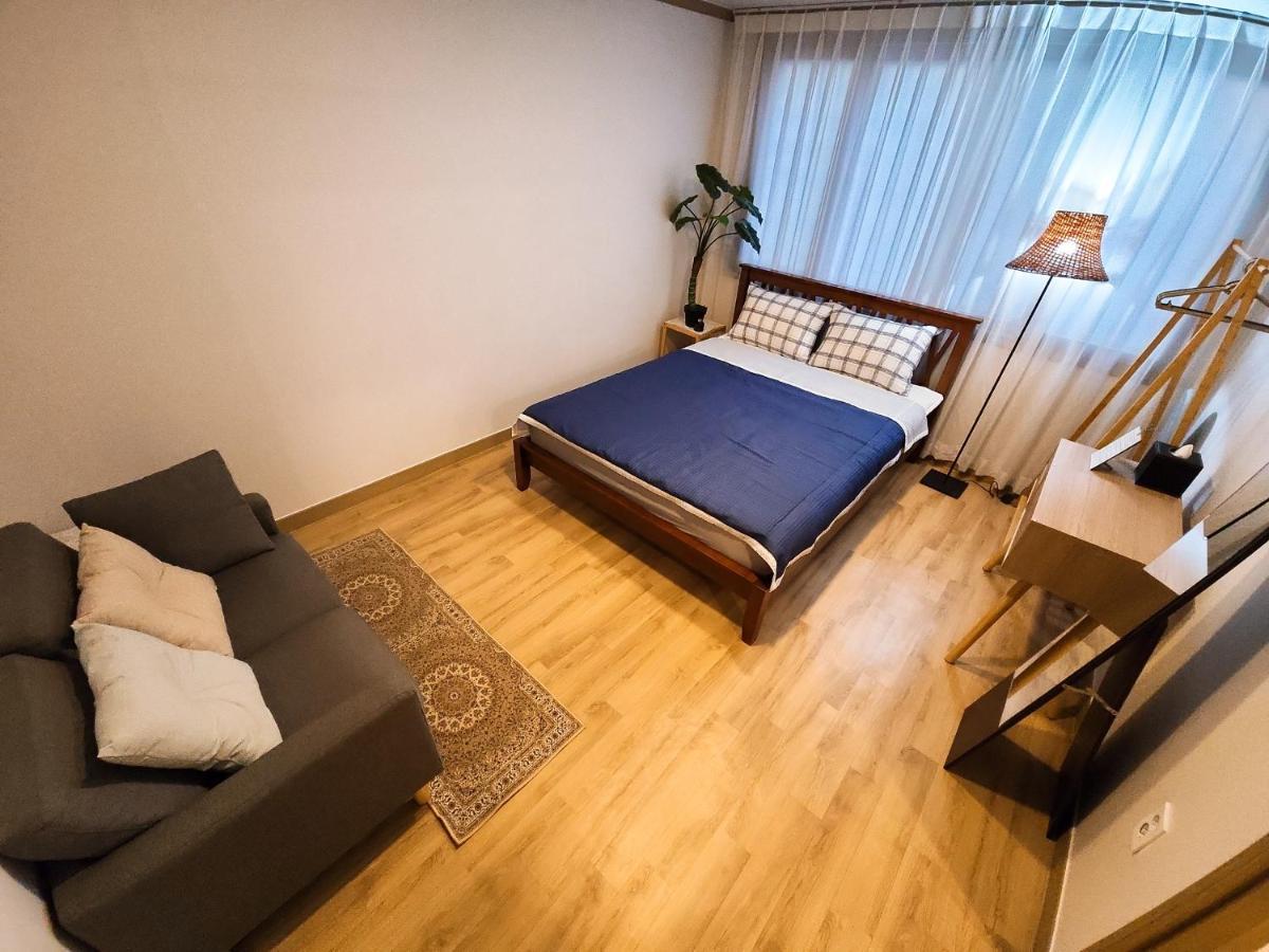3 rooms for rent near mapo-gu office station, mapo-gu, seoul Villa *