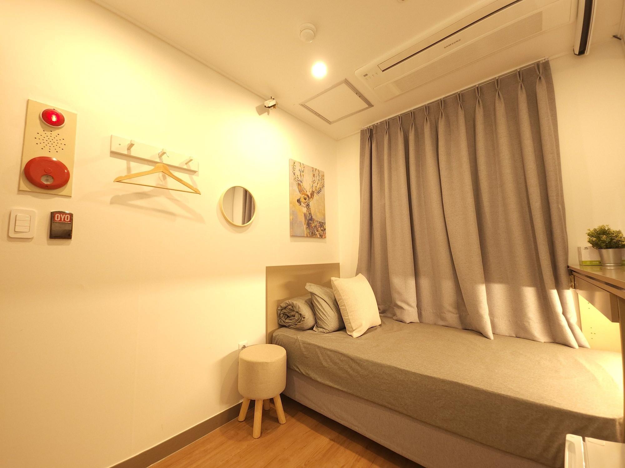 Hostel Oyo Myeongdong 2 *