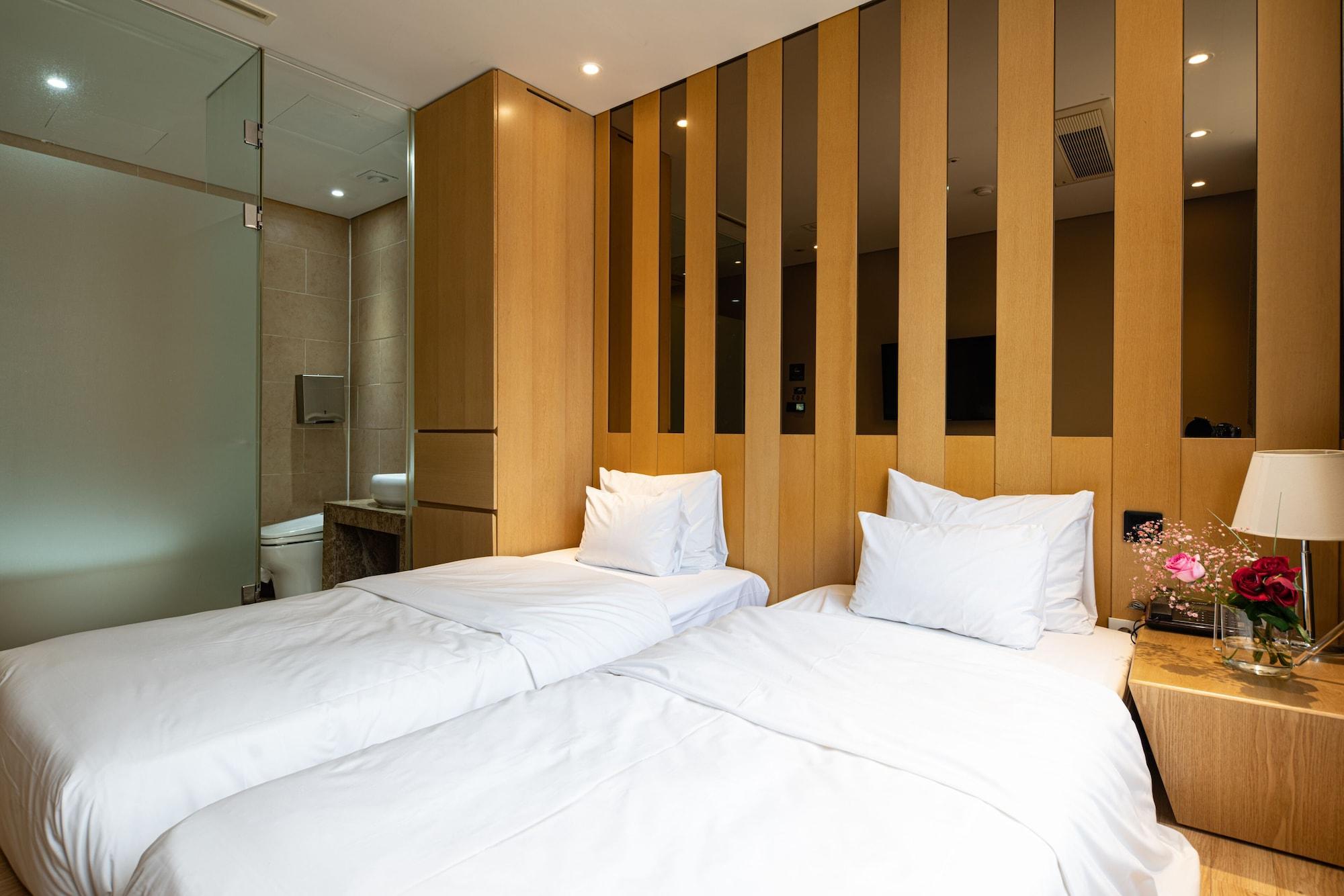 The Designers Hongdae Hotel 3*