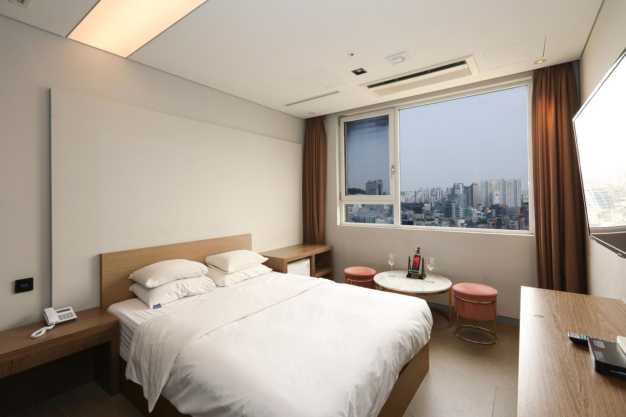 The Designers Hongdae Hotel