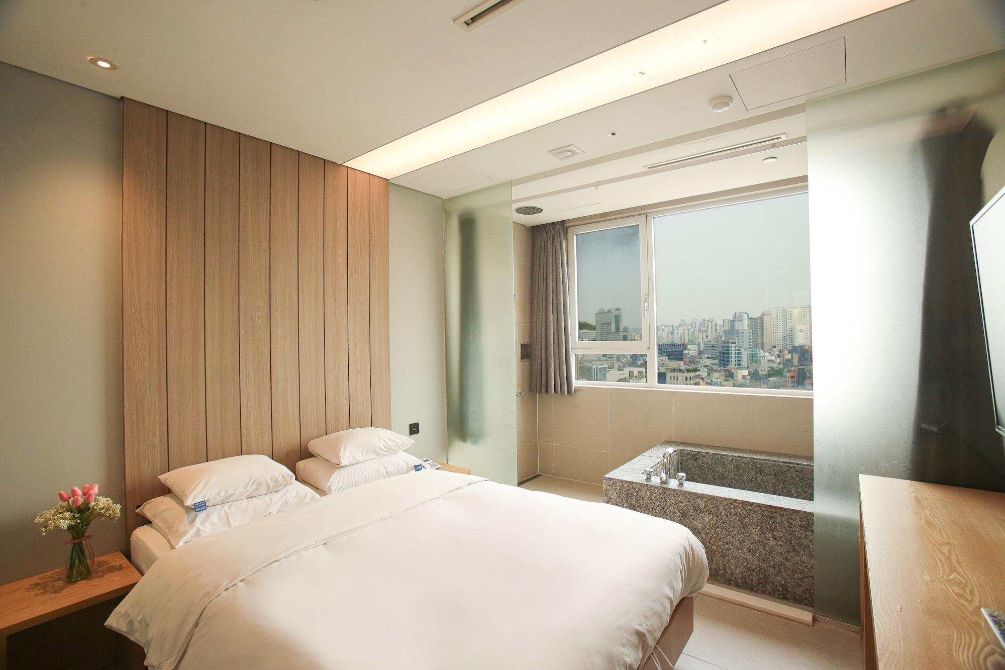 The Designers Hongdae Hotel 3*
