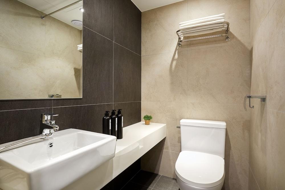 Hotel Cleo Hongdae 2*