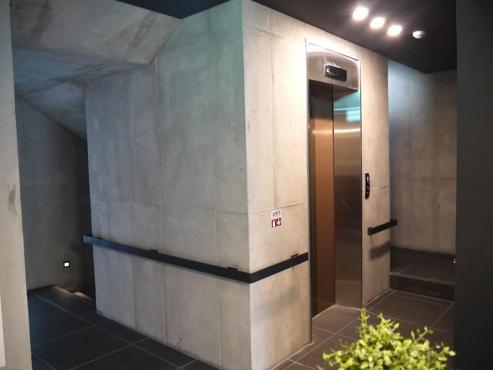 Cleo Hongdae 2* Seoul