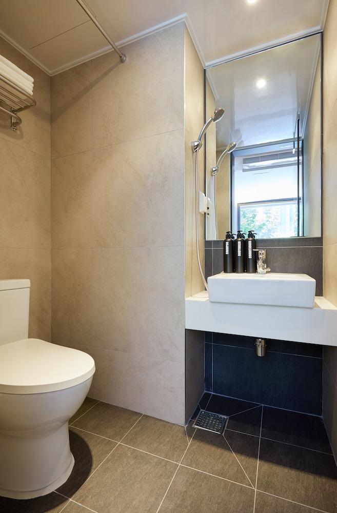 Cleo Hongdae Hotel 2*