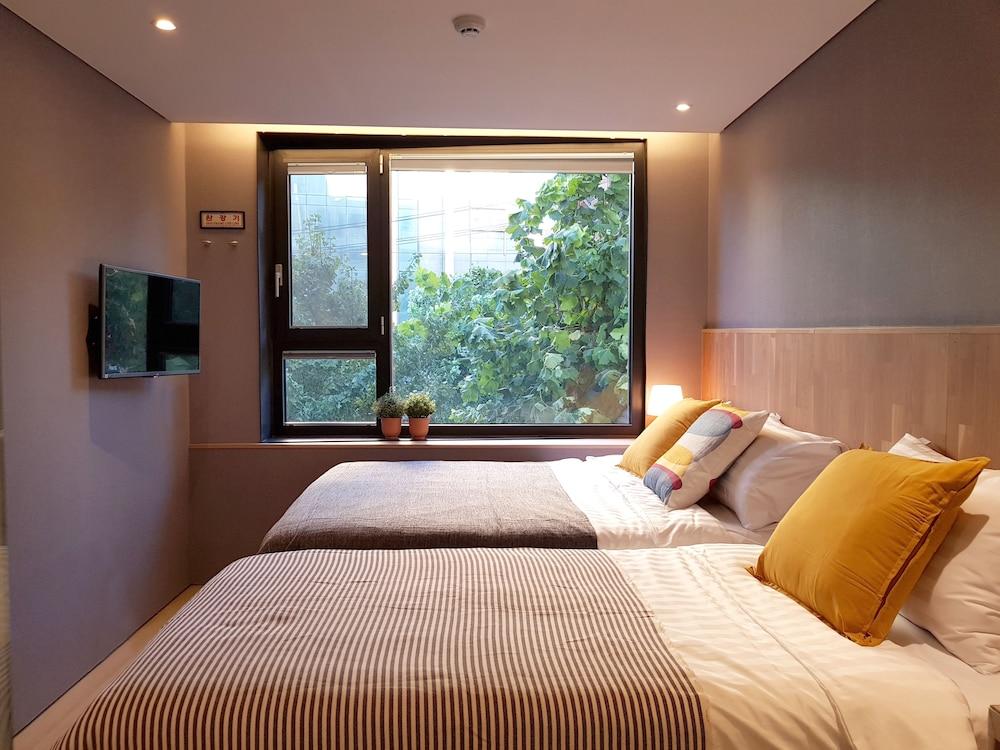 Hotel Cleo Hongdae Seoul