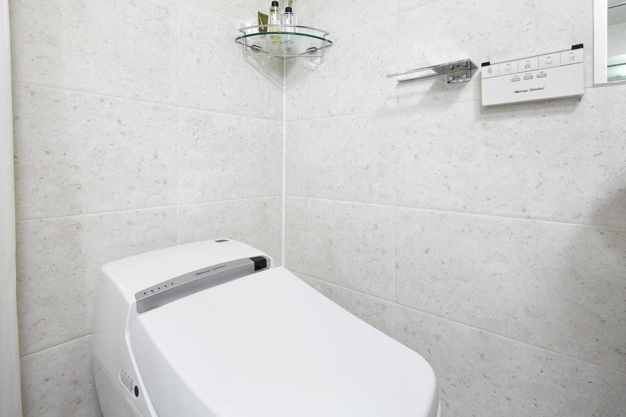 Travelodge Myeongdong Namsan Hotel Seoul