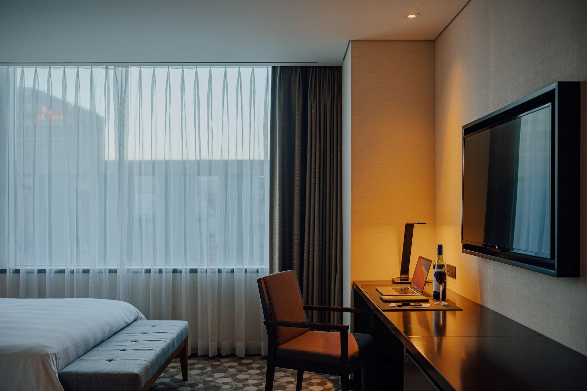 Lotte Myeongdong Hotel 4*