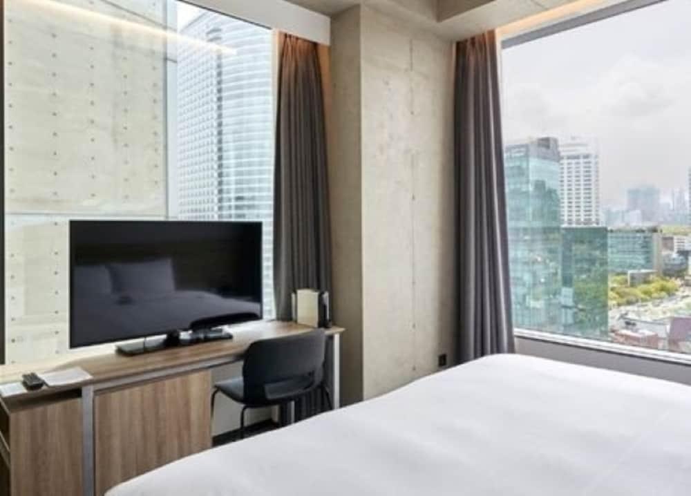 Hotel In 9 3*