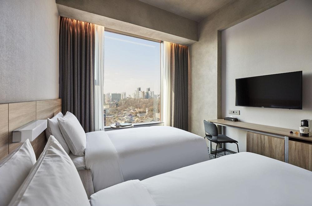 Hotel In 9