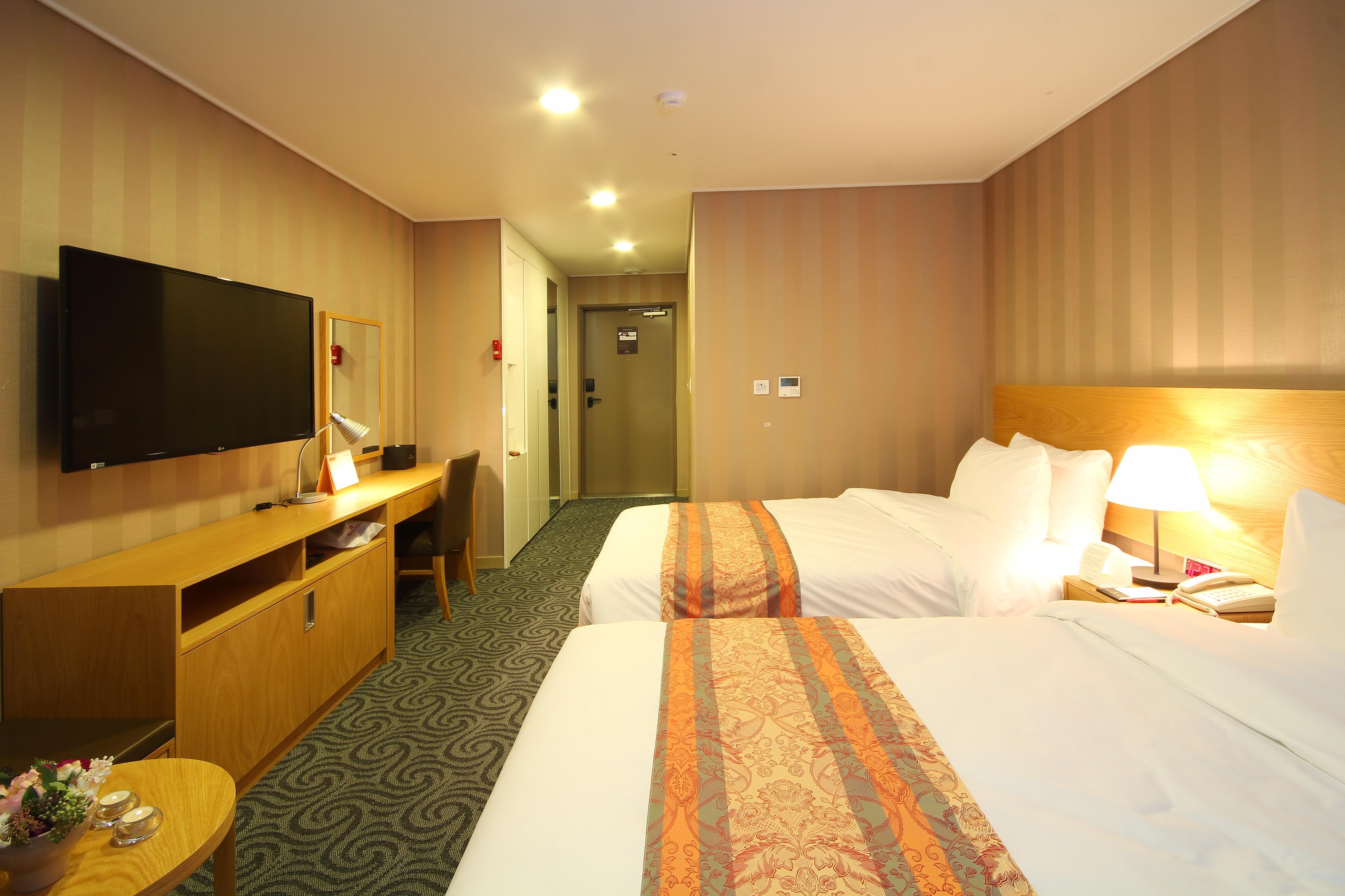 Atrium Jongno Hotel 3*