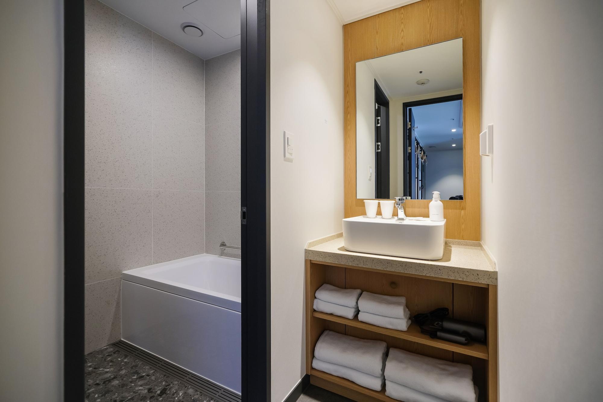 Hotel Henn Na Myeongdong