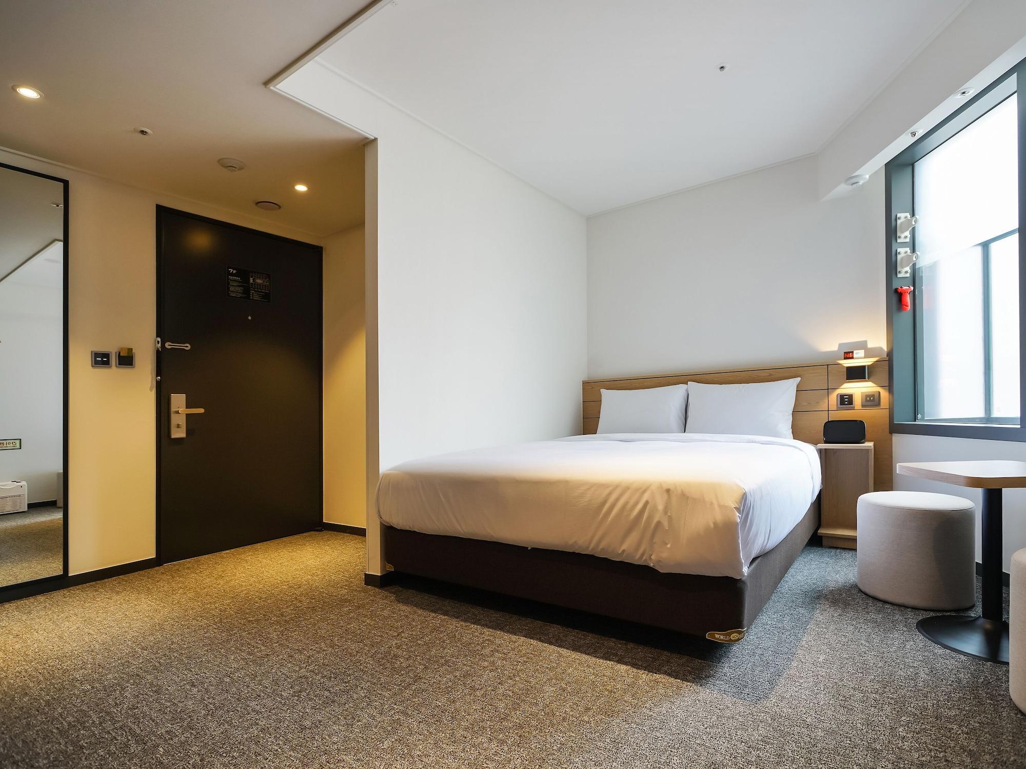 Henn Na Myeongdong Seoul