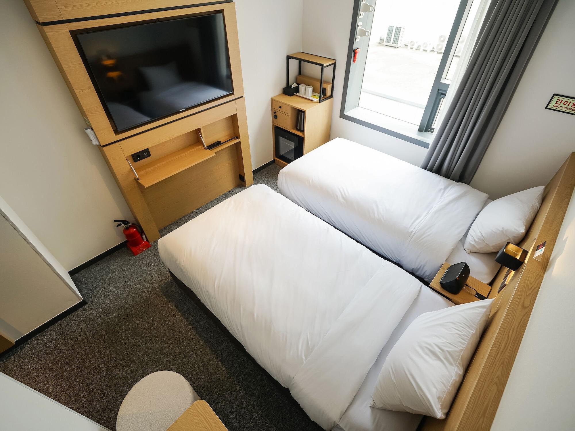 Henn Na Myeongdong Hotel Seoul