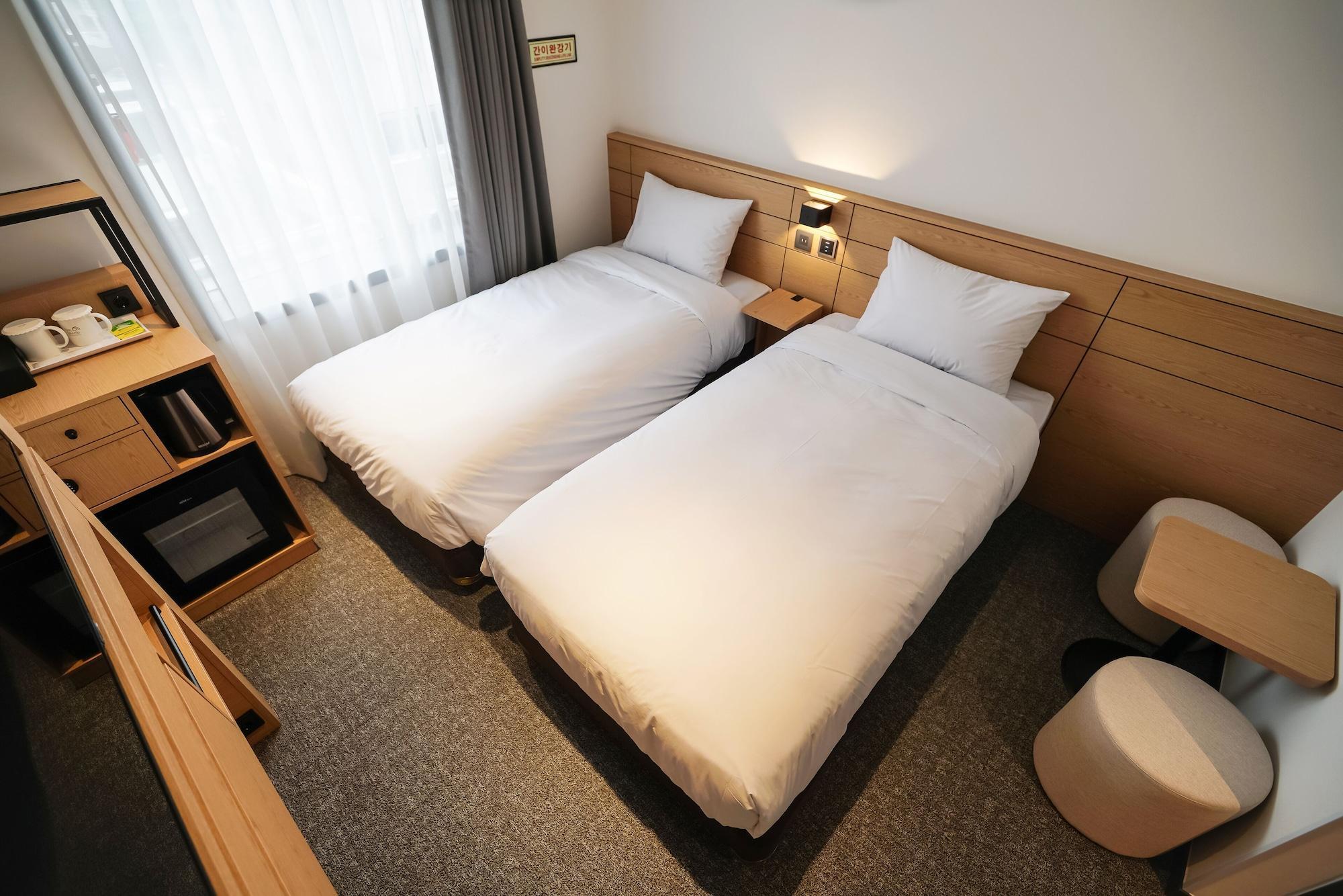 Henn Na Myeongdong Hotel Seoul