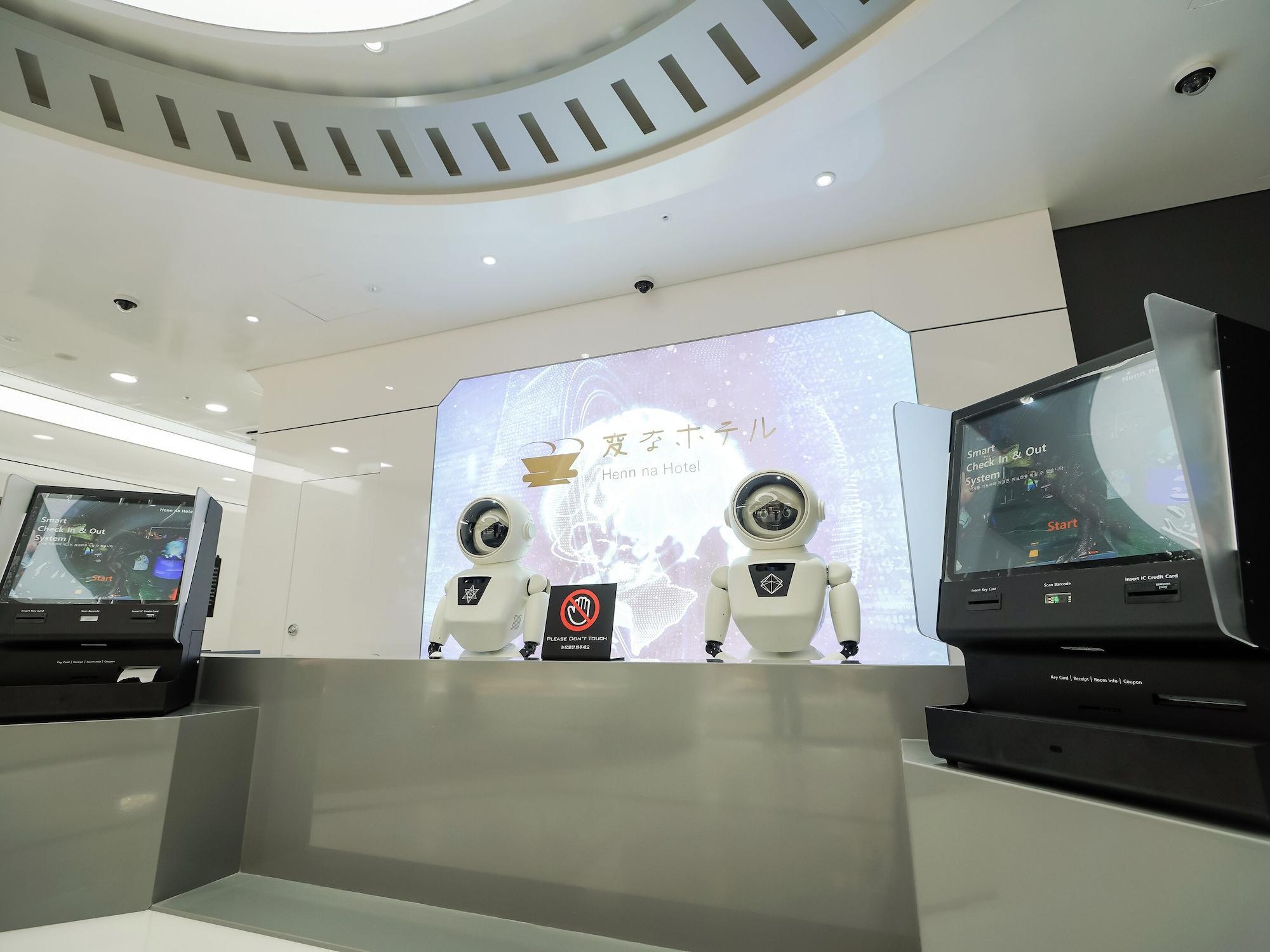 Henn Na Myeongdong 4*